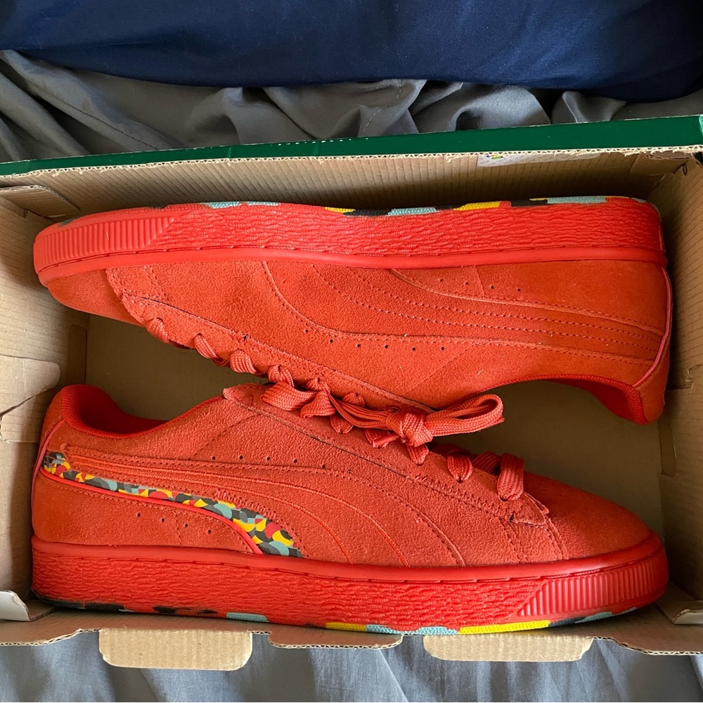 Men’s puma red shoes
